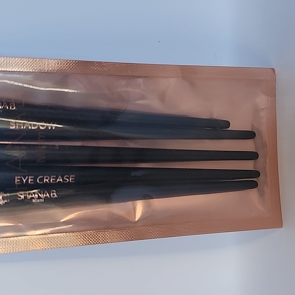 Shaina B 5 Piece Eyes on Miami Makeup Brush Set - Picture 4 of 5